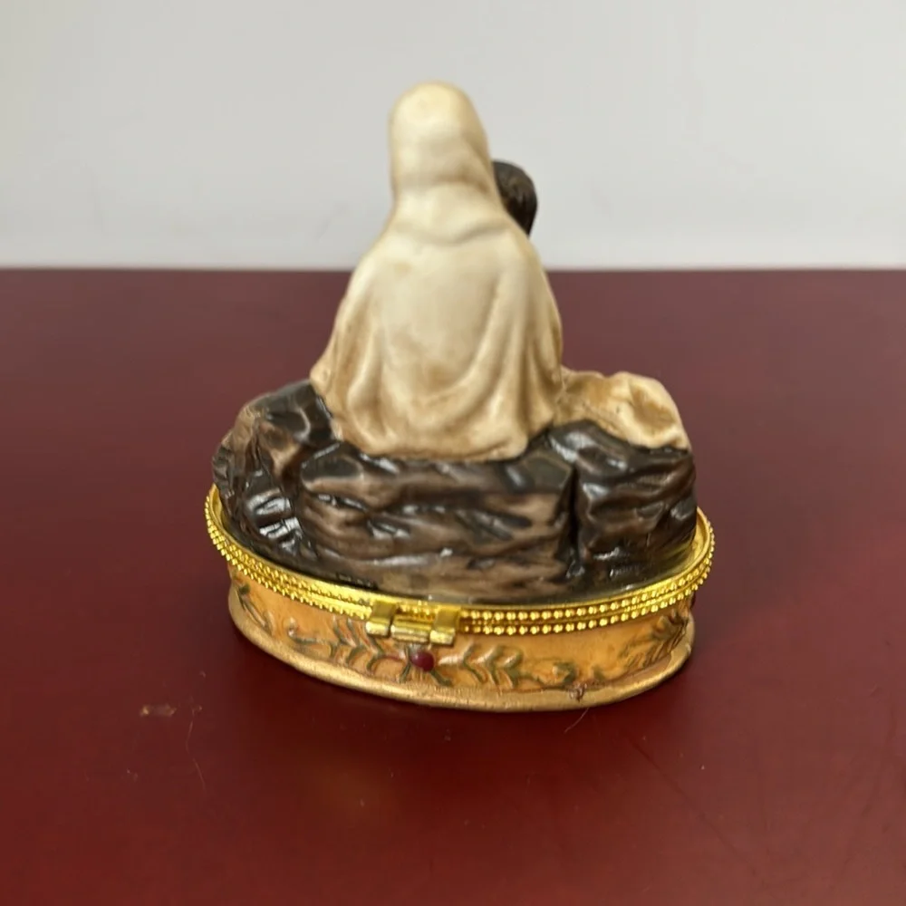 Trinket Broadcasting Network charming ceramic